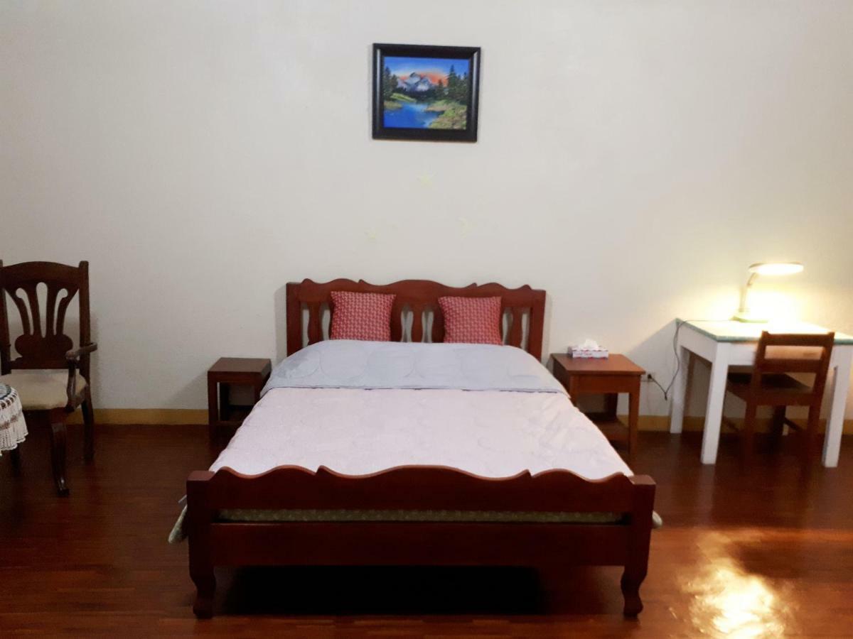 Minine Guesthouse Silang Εξωτερικό φωτογραφία